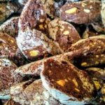 Biscotti al cioccolato e mandorle | Agriturismo Il Castagneto - Castiglione Chiavarese | Liguria |